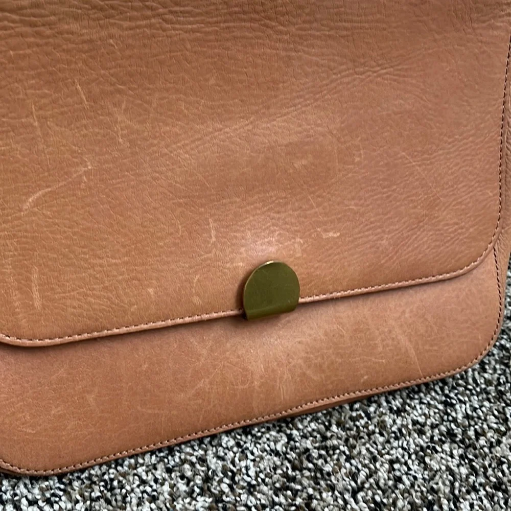Madewell Abroad Brown Leather Shoulder Bag, marks on leather and strap